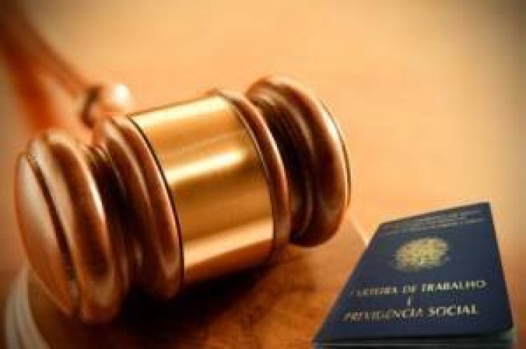 Trabalhar em feriados sem receber extra é ilegal: entenda seus direitos